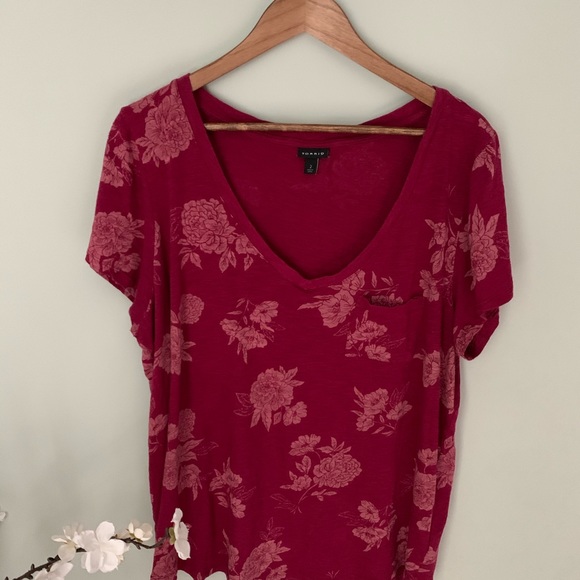 Torrid Floral V Neck Top Size 2X - Picture 4 of 7